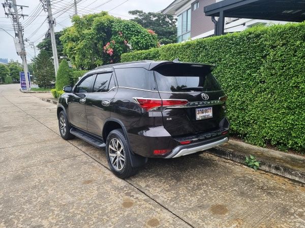 Toyota Fortuner 2.8 V (ปี 2016) SUV AT รูปที่ 1